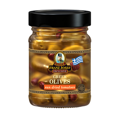 Grécke zelené olivy plnené sušenými paradajkami v slanom nálevu